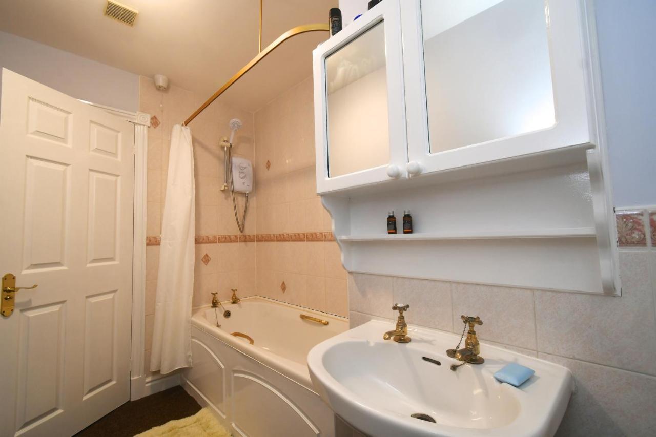 The Old Board School Guest House St Clears Esterno foto
